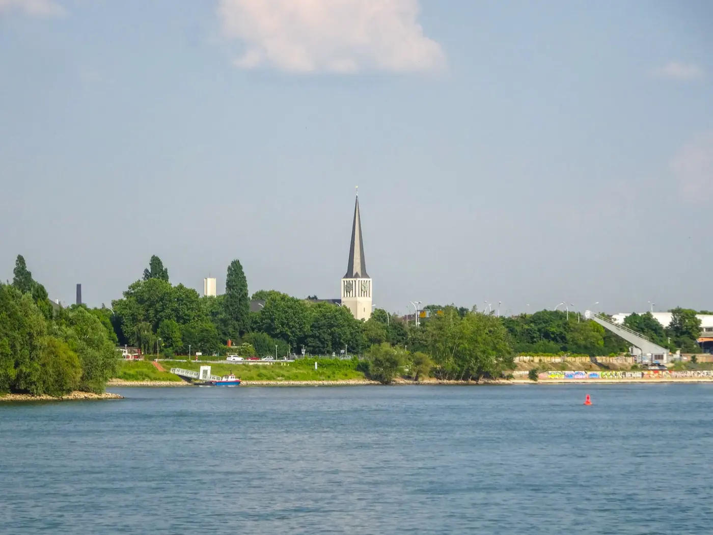 Blick über den Rhein auf Mainz